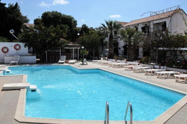 Miranta Hotel - Apartments & Studios Aegina Экстерьер фото